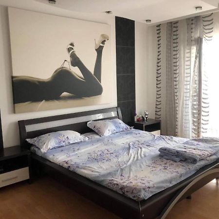 Apartament Apartment รึมนิคูวัลเจีย ภายนอก รูปภาพ